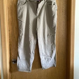 Gloria Vanderbilt-Amanda TanJeans, Size 22W, in good condition